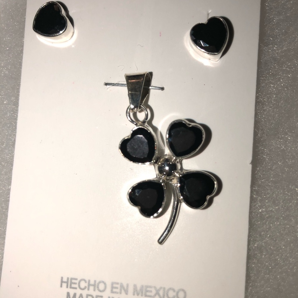 Pendant with earrings